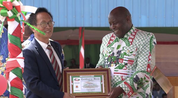 中国援布隆迪农业专家获得布总统荣誉表彰