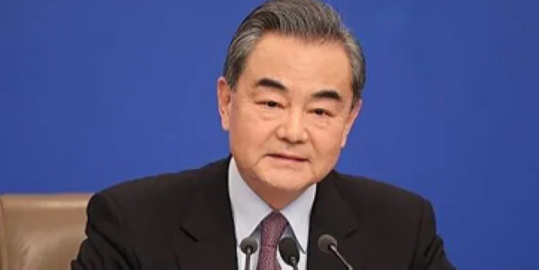 王毅会见哈总统托卡耶夫：支持实施“新哈萨克斯坦”发展战略