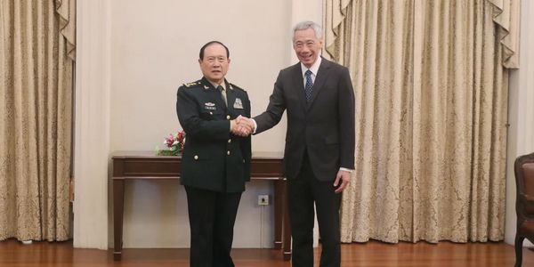 新加坡总理李显龙会见魏凤和