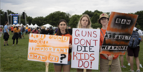 全球连线 | “救救孩子们！”美国反枪支暴力集会抗议政客不作为