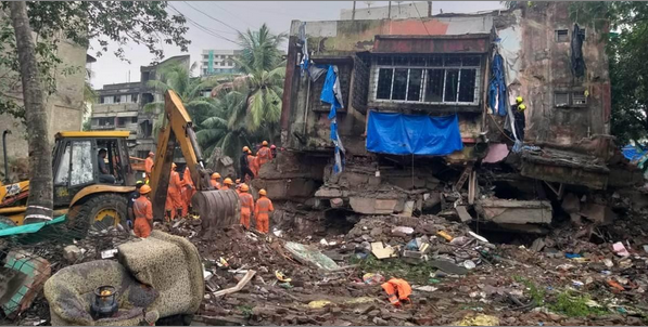 印度孟买一楼房倒塌 已致2死12伤