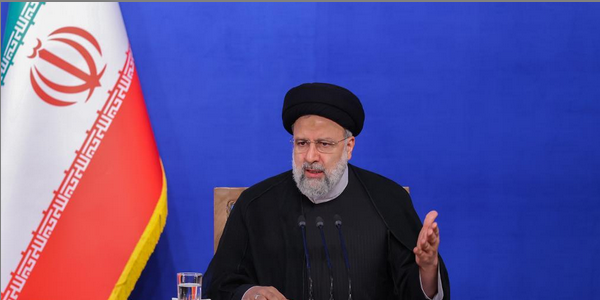 伊朗总统强调发展对华合作