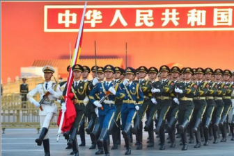 10月1日，我在天安门广场升国旗！