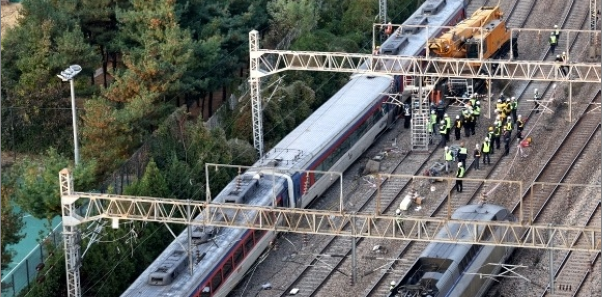韩国首尔列车脱轨事故现场修复工作完成