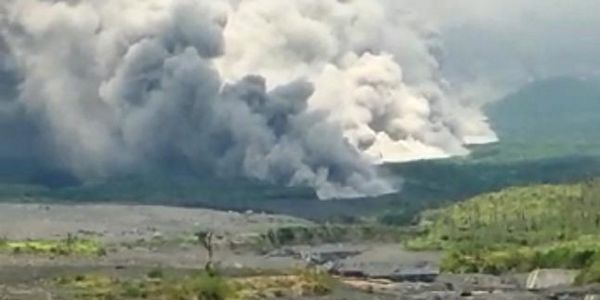 印尼火山喷发 警戒级别“置顶”