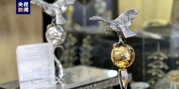 记者Vlog丨土耳其手工银匠制作世界杯工艺品