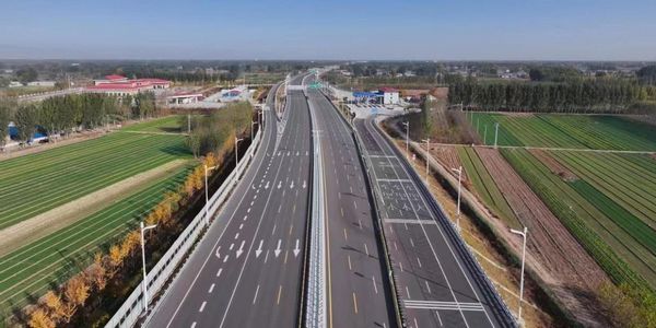 大兴机场北线高速西延段正式开通 织密京津冀一体化交通网