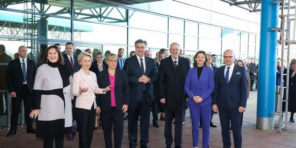 克罗地亚正式加入欧元区和申根区
