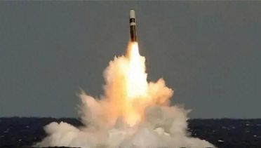 扑通一声坠海，英国核弹试射再次失败，国防大臣险些“以身殉国”